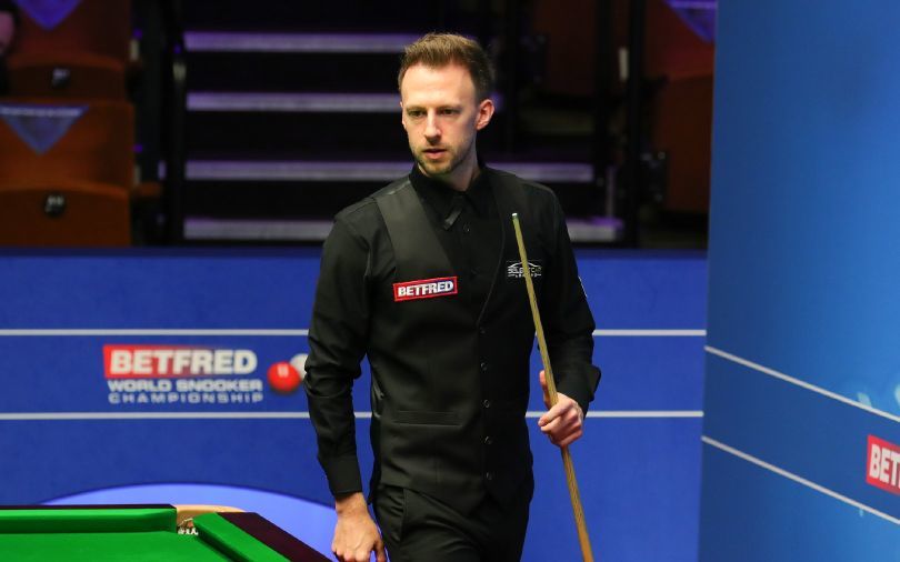 他在场上犹 他在场上犹